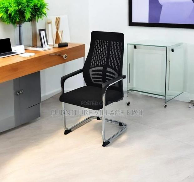 Office Chair: Ergonomic Mesh Visitors Seat - thumbnail 11