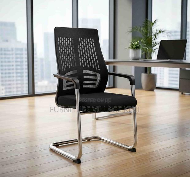 Office Chair: Ergonomic Mesh Visitors Seat