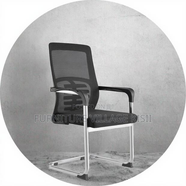 Office Chair: Ergonomic Mesh Visitors Seat - thumbnail 14