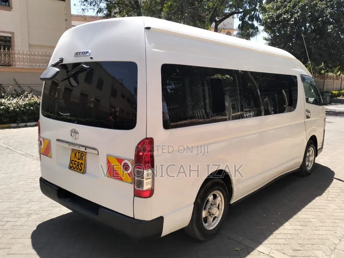 Toyota HiAce 2019 White