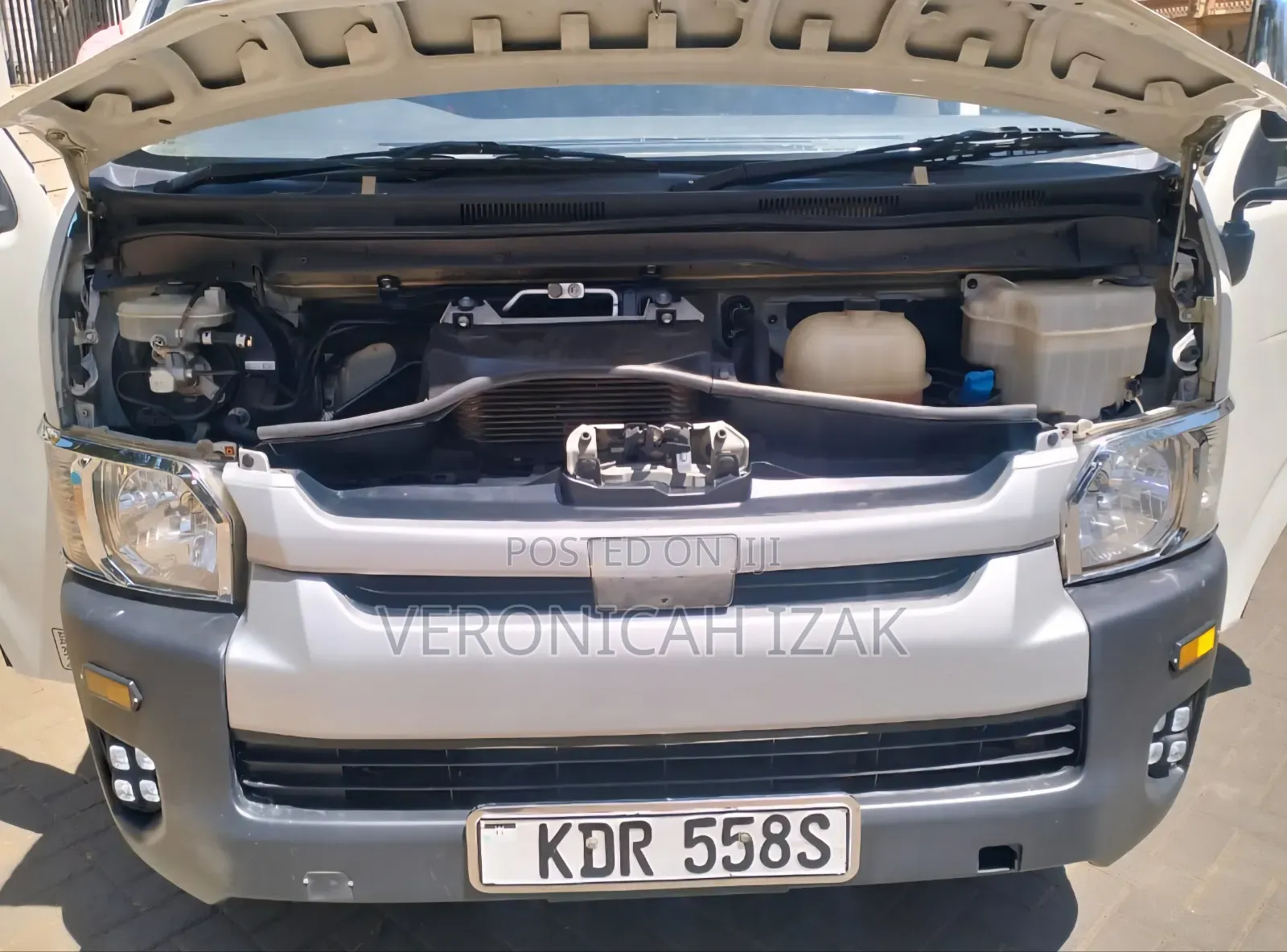 Toyota HiAce 2019 White