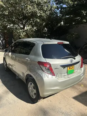 Toyota Vitz 2013 Gold