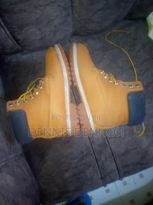 Second Hand Timberland Shoe Size 34