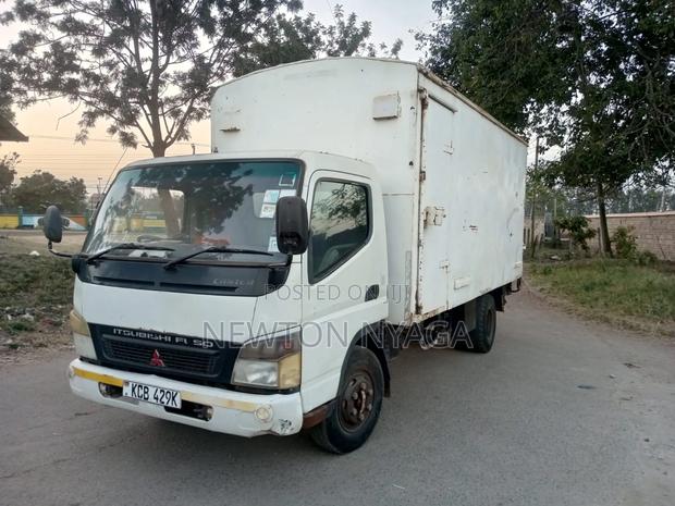 Mitsubishi Canter - main view
