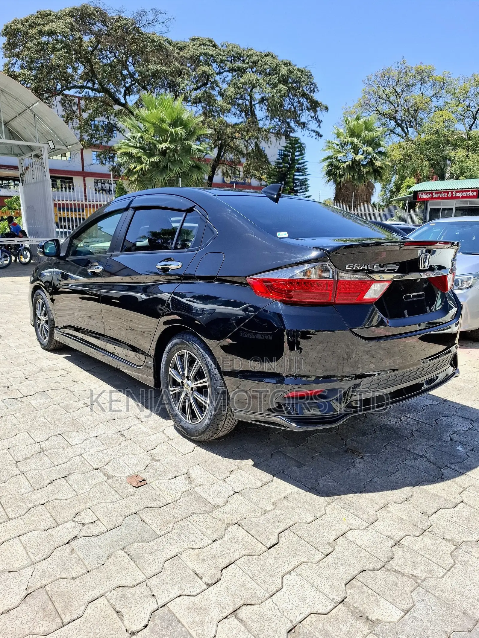 Honda Grace 2019 Black