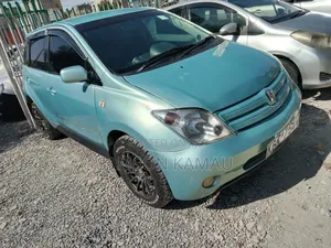 Toyota IST 2005 Blue