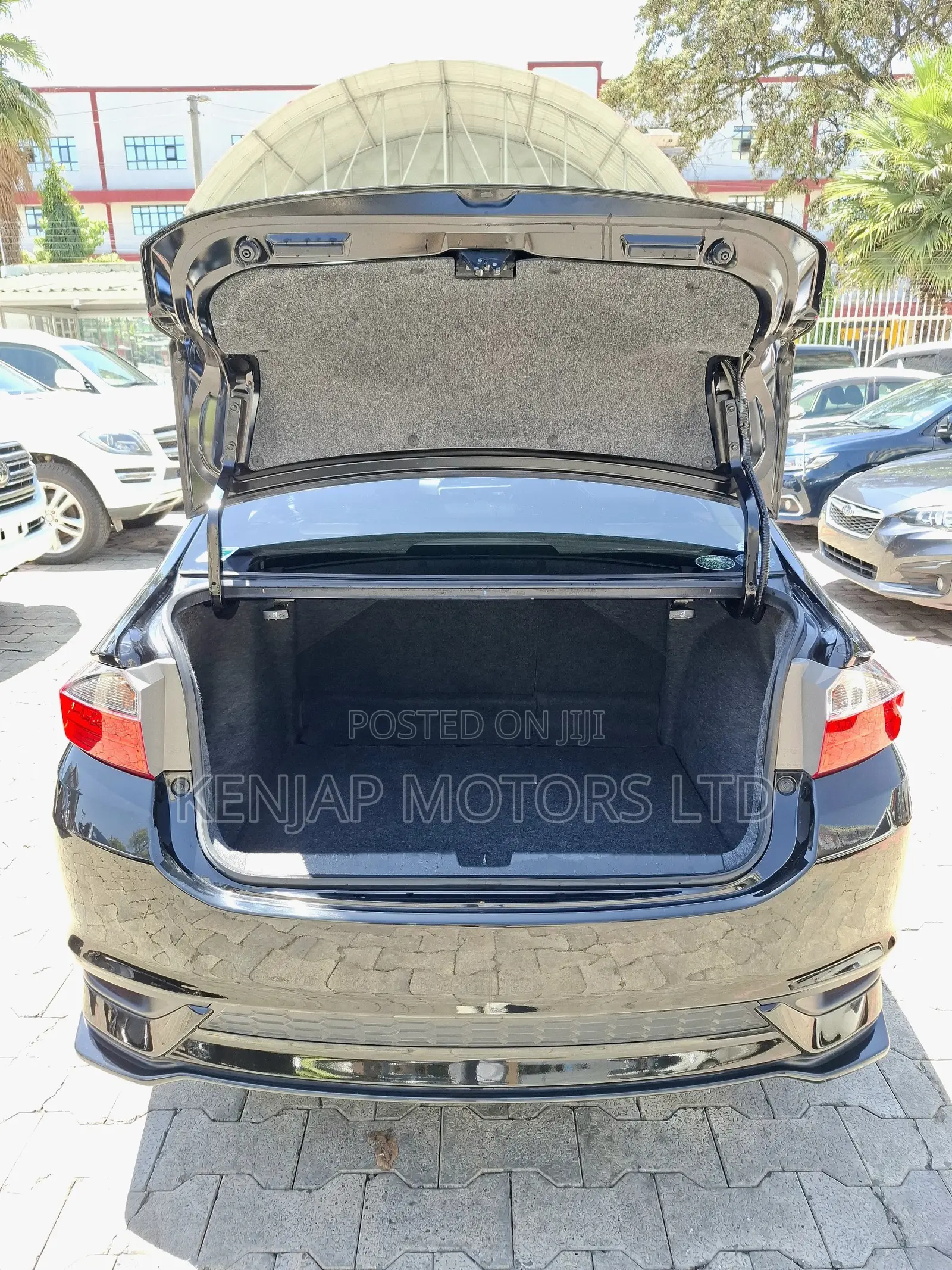 Honda Grace 2019 Black