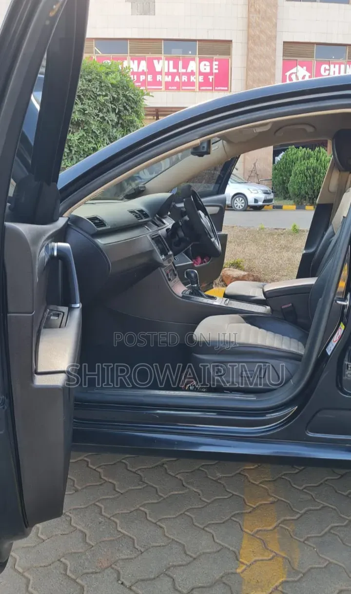 Volkswagen Passat 2013 Black