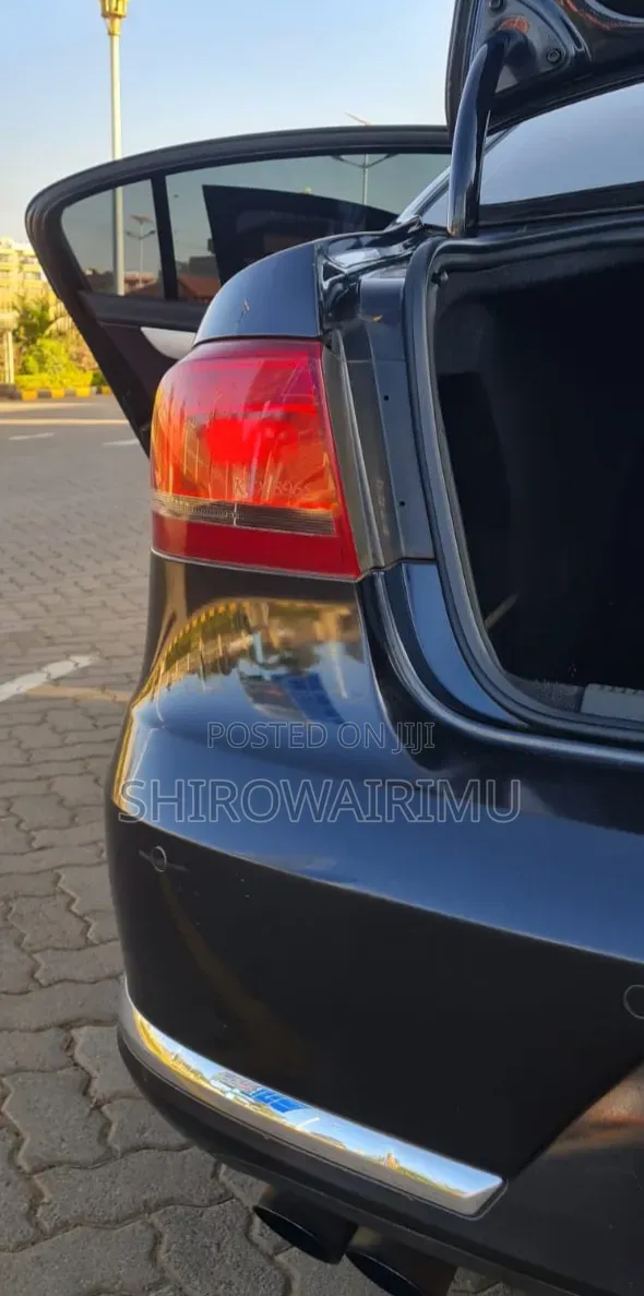 Volkswagen Passat 2013 Black