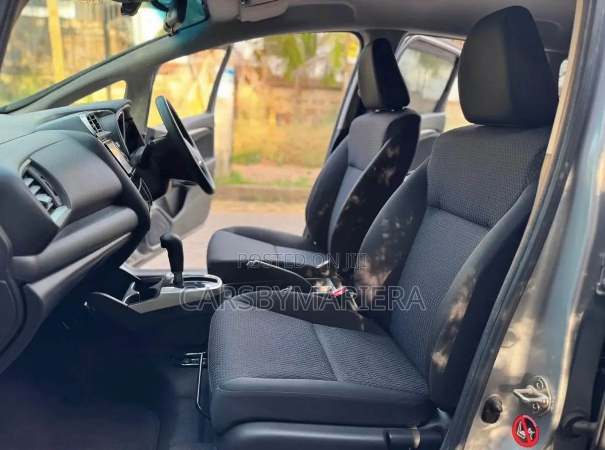 Honda Fit 2019 Silver