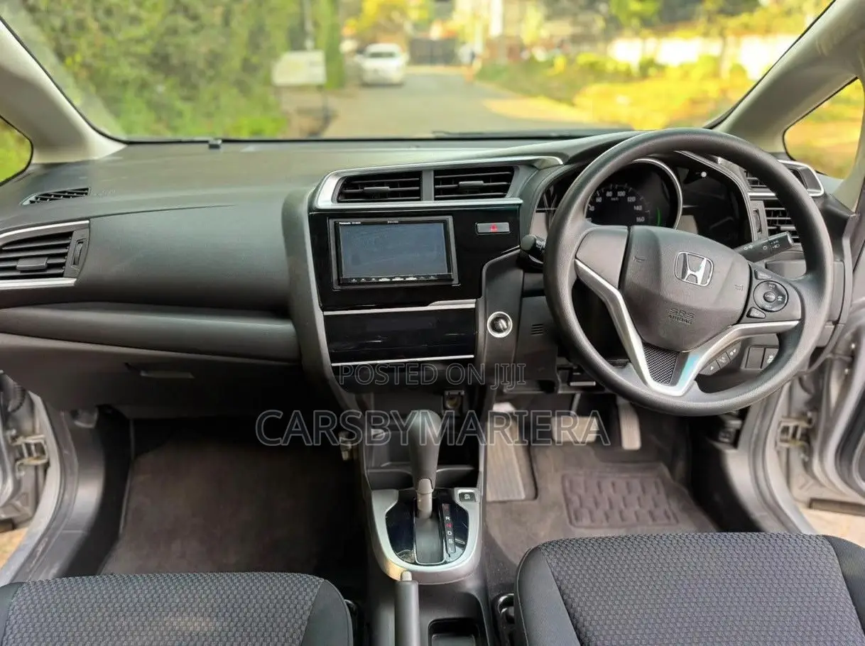 Honda Fit 2019 Silver