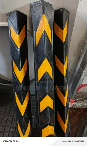 Parking Corner Rubber Guard for Sale.