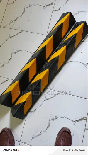 Parking Corner Rubber Guard for Sale.