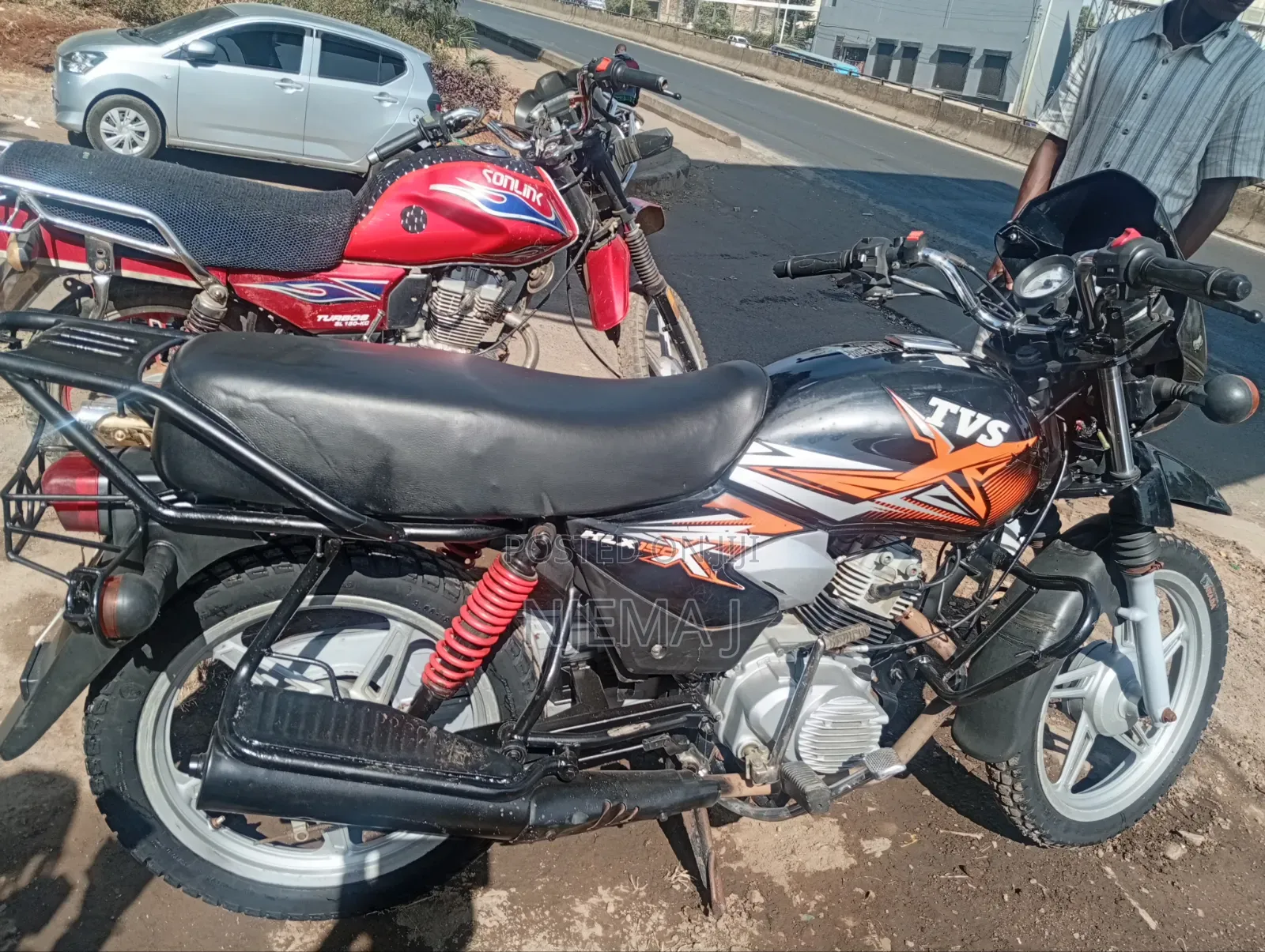 TVS HLX Plus ES 2025 Red