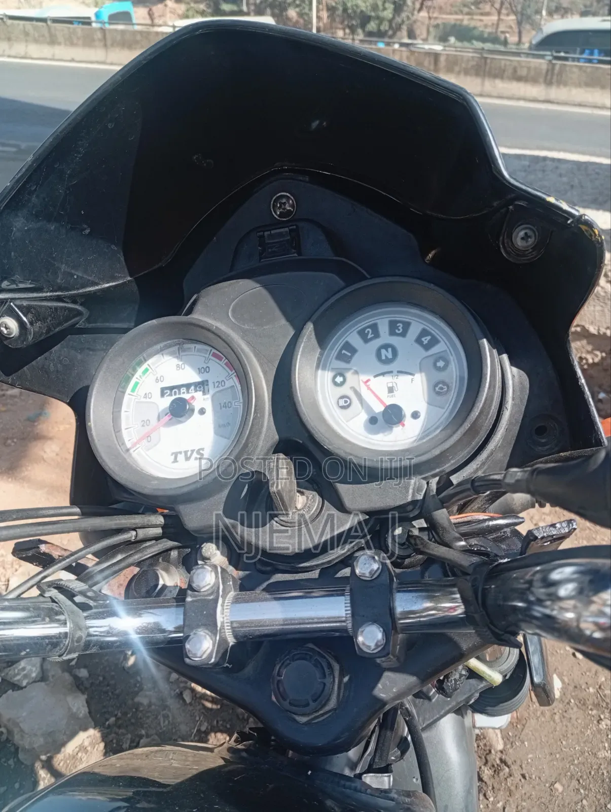 TVS HLX Plus ES 2025 Red