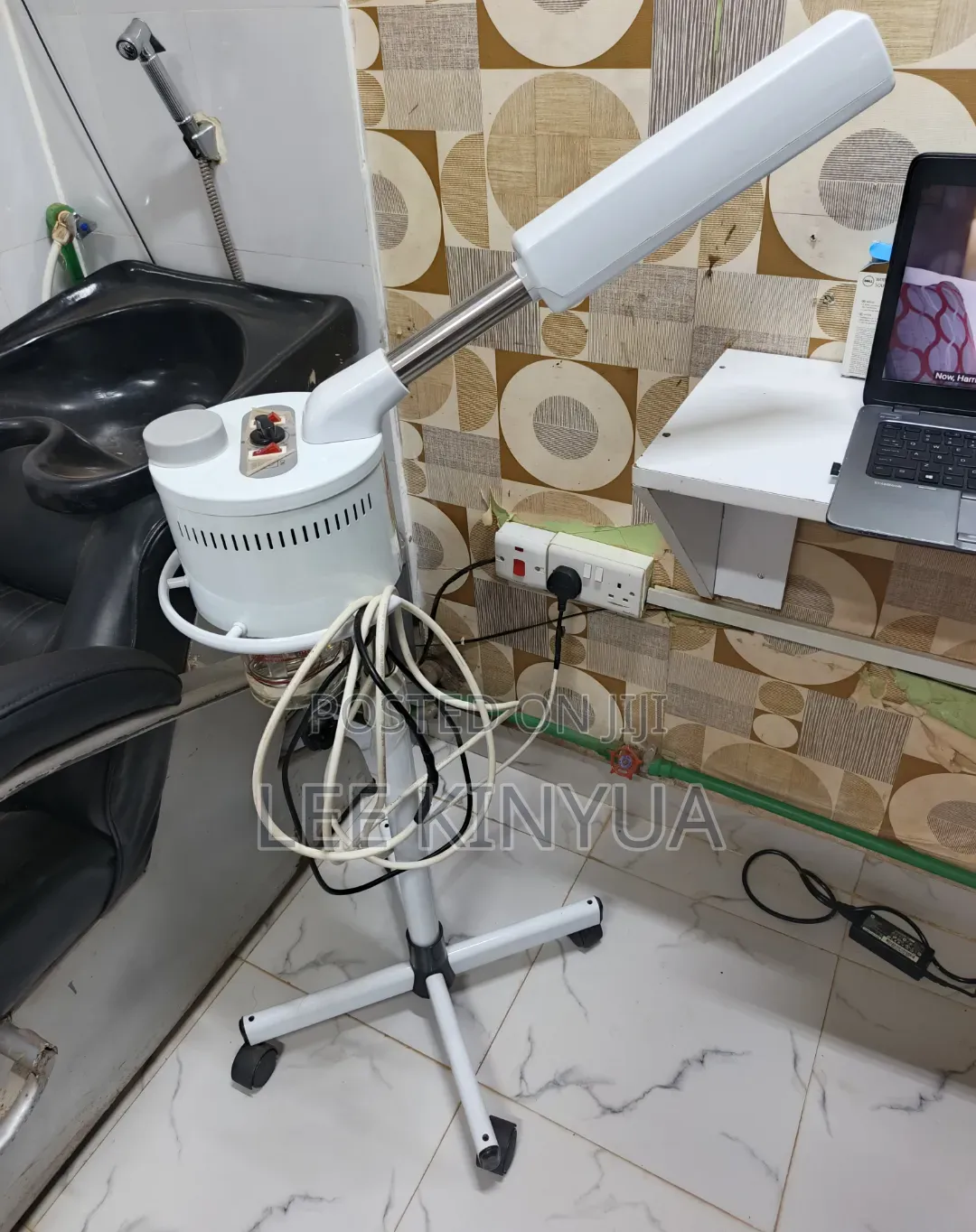 Facial Steamer With Ozone Function (Excellent Condition)