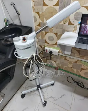 Facial Steamer With Ozone Function (Excellent Condition)