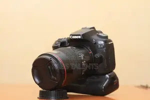 Canon 90d Body, Battery Grip, Canon Ef 100mm F2.8 and 2 Batteries