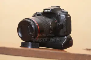 Canon 90d Body, Battery Grip, Canon Ef 100mm F2.8 and 2 Batteries