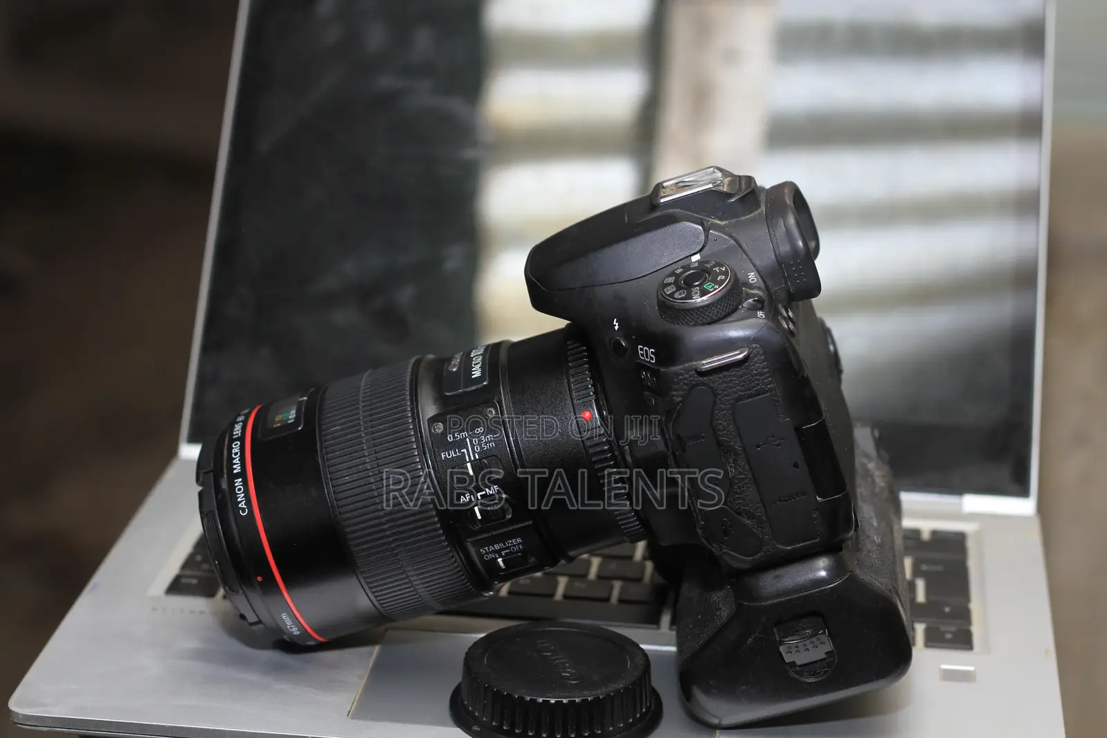 Canon 90d Body, Battery Grip, Canon Ef 100mm F2.8 and 2 Batteries