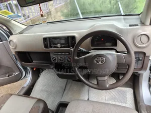 Toyota Passo 1.0 FWD 2015 Silver