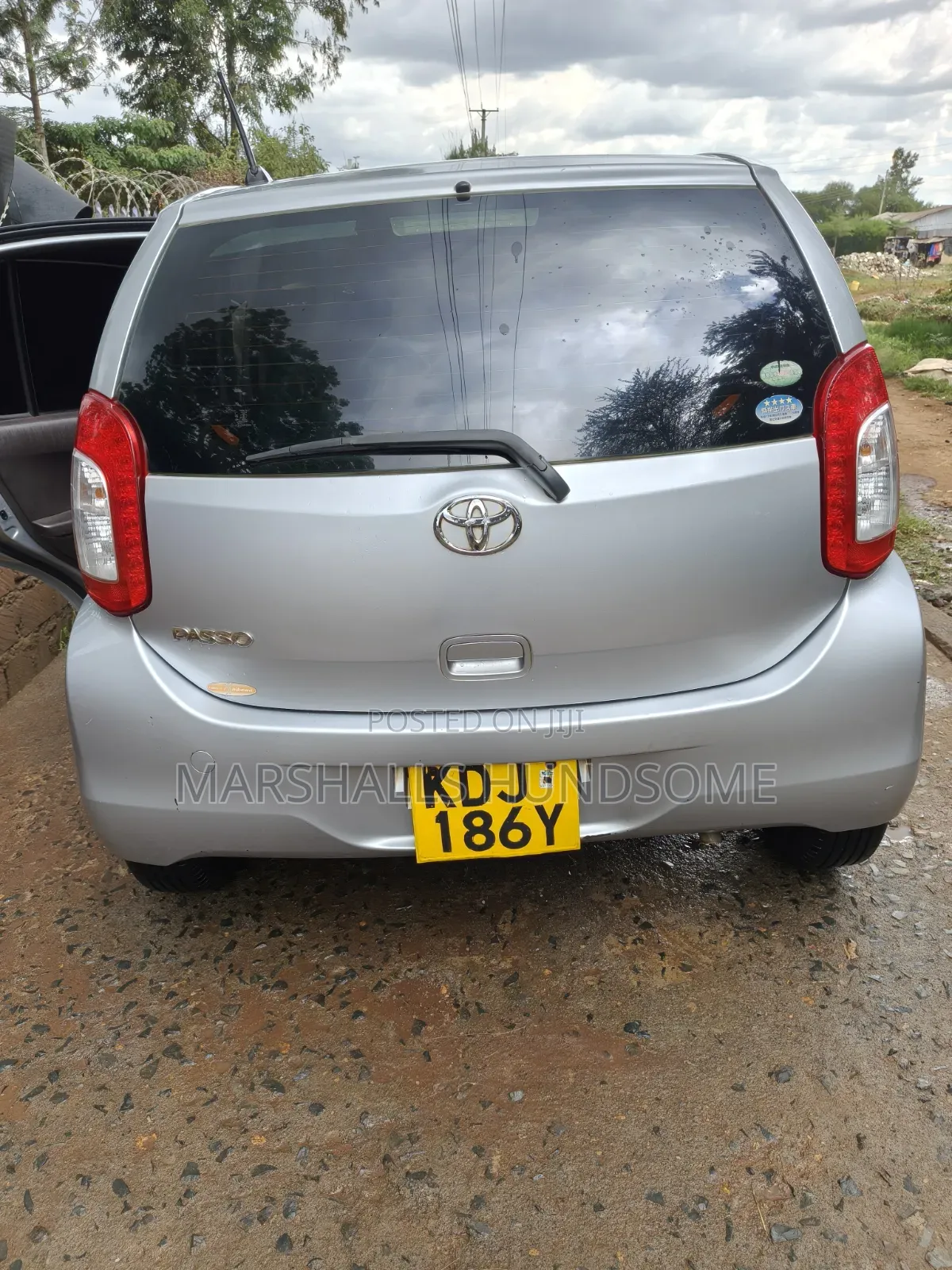 Toyota Passo 1.0 FWD 2015 Silver