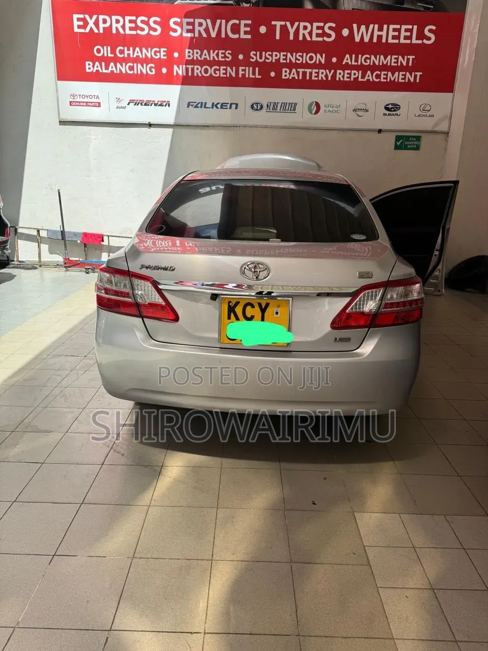 Toyota Premio 2013 Silver