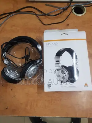 Behringer HPX2000 Wired Supra-Aural Closed-Back DJ Headphones