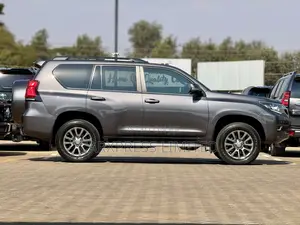 Toyota Land Cruiser Prado 2.8 2020 Gray