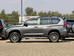 Toyota Land Cruiser Prado 2.8 2020 Gray
