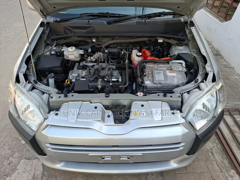 Toyota Succeed 2019 Silver