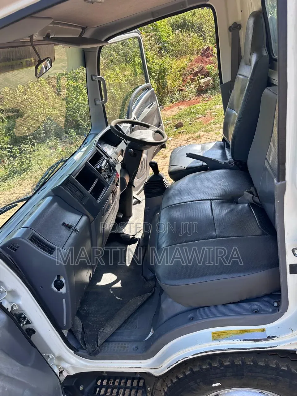 Isuzu NMR Closed