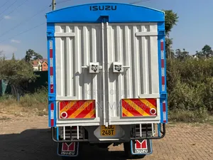 Isuzu NMR Closed