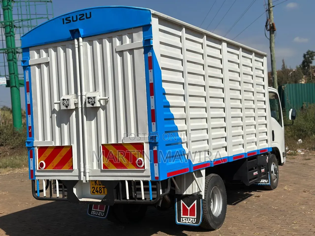 Isuzu NMR Closed