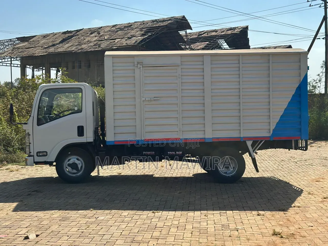 Isuzu NMR Closed