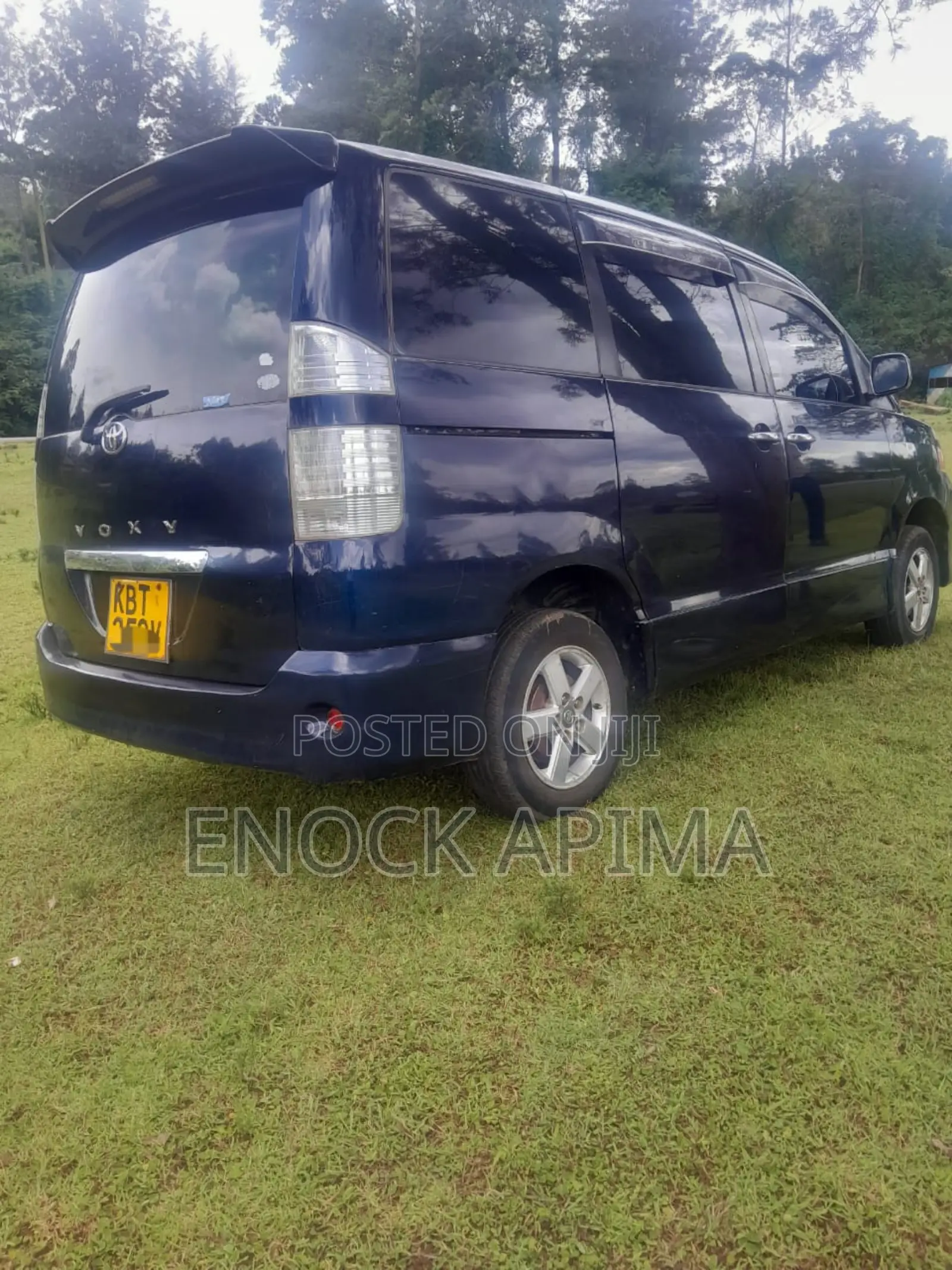 Toyota Voxy X 2WD 8-Seater 2005 Blue