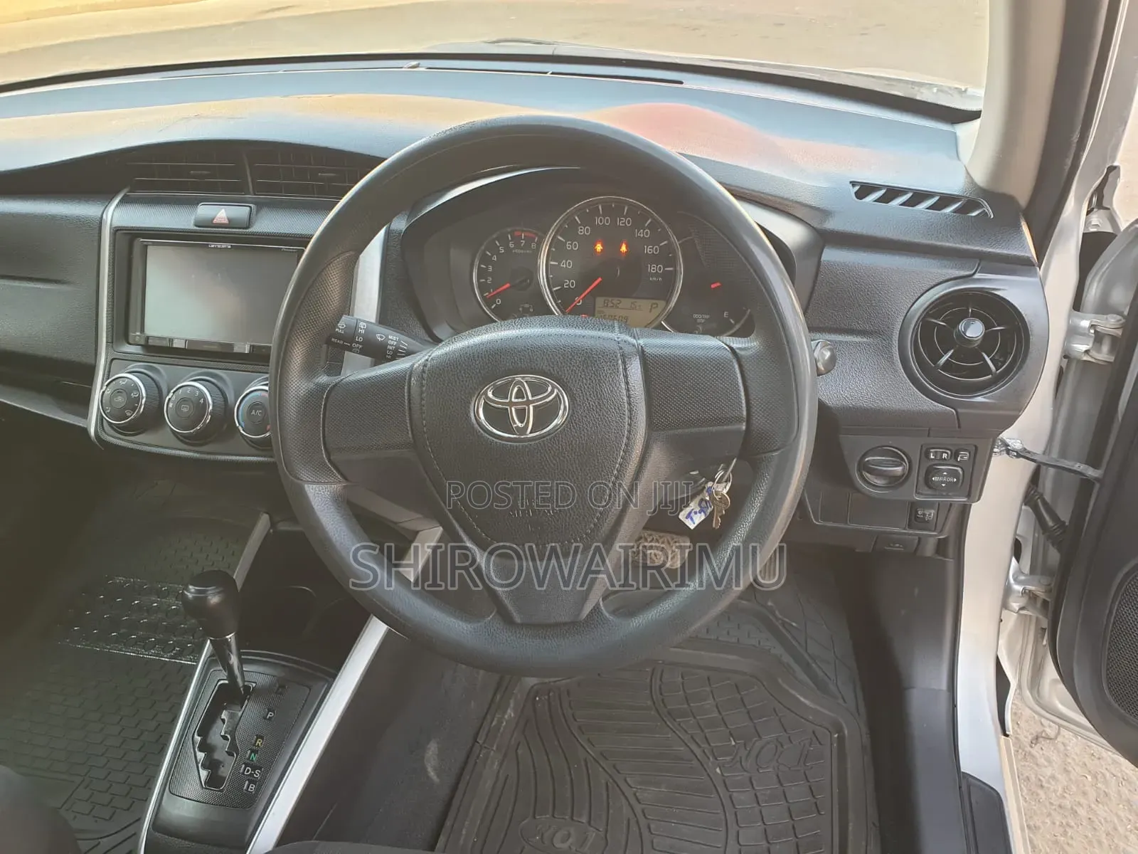 Toyota Corolla Fielder 2016 Silver