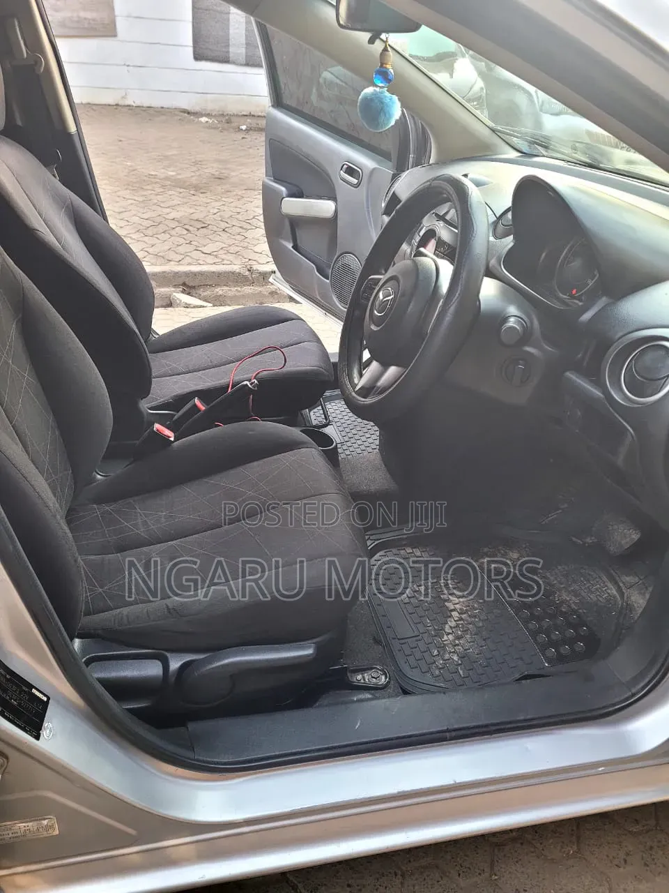 Mazda Demio 2012 Silver