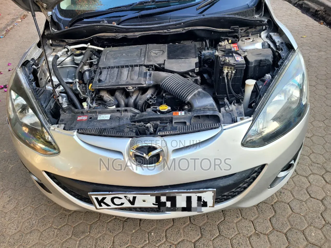Mazda Demio 2012 Silver