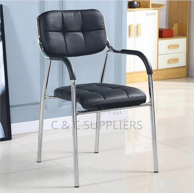 Stackable Executive Guest Chair. - main view