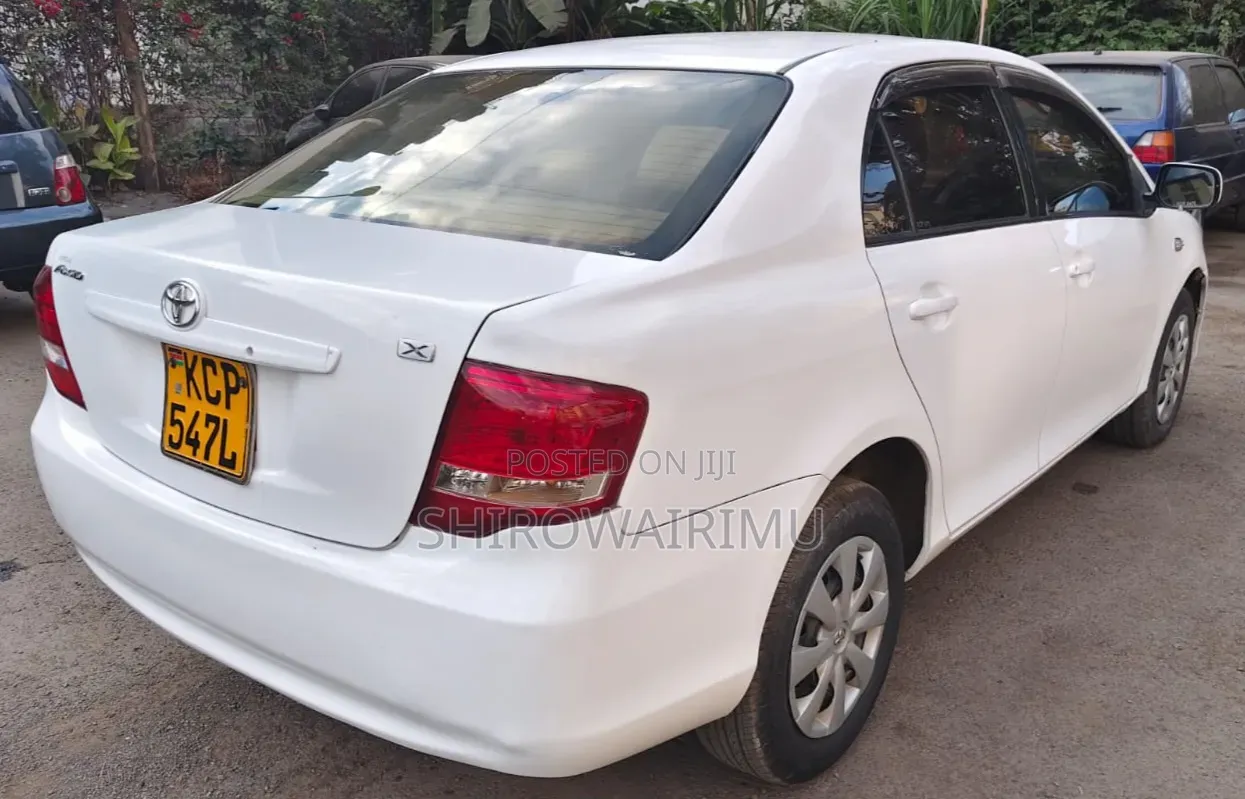 Toyota Axio 2010 Off white