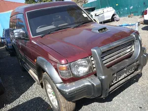 Mitsubishi Pajero 1996 Maroon