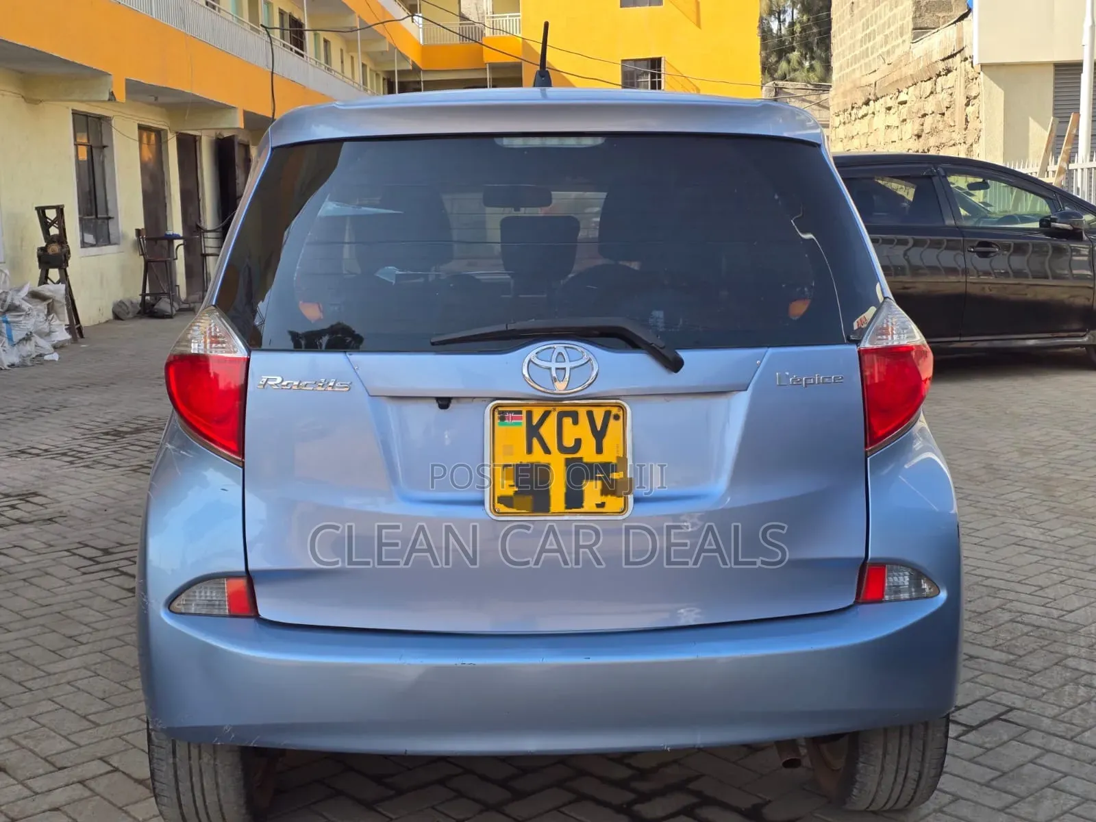 Toyota Ractis 2013 Blue