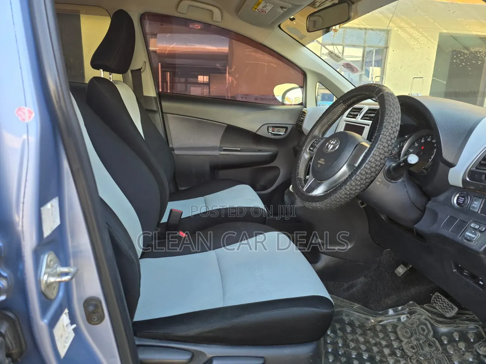 Toyota Ractis 2013 Blue