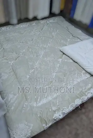 6-Piece Premium Silk Duvet Sets.