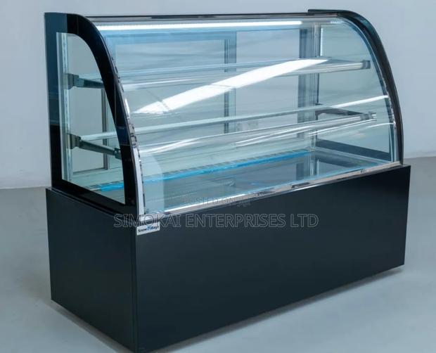 Snow Village Cake Display( Standalone) Temperature- 2~8 Capacity- 360L