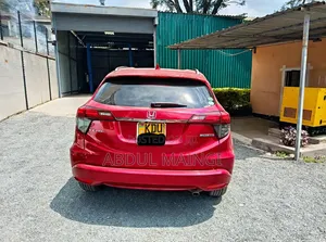 Honda Vezel 2019 Maroon