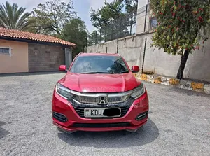 Honda Vezel 2019 Maroon