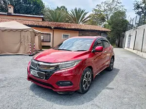 Honda Vezel 2019 Maroon
