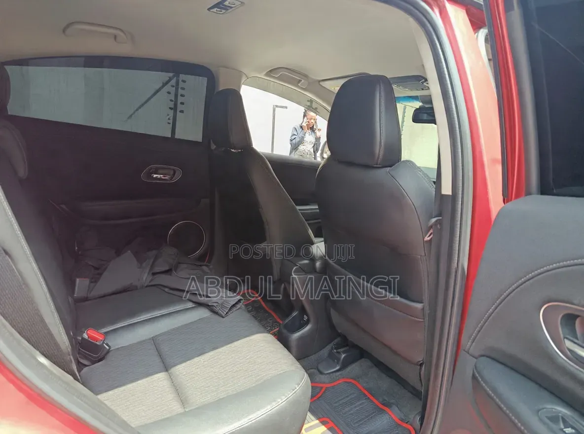 Honda Vezel 2019 Maroon